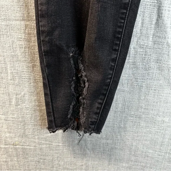 Judy Blue Black Leopard Patch Distressed Skinny Jeans 11/30 Mid Rise Raw Hem EUC - Picture 5 of 9